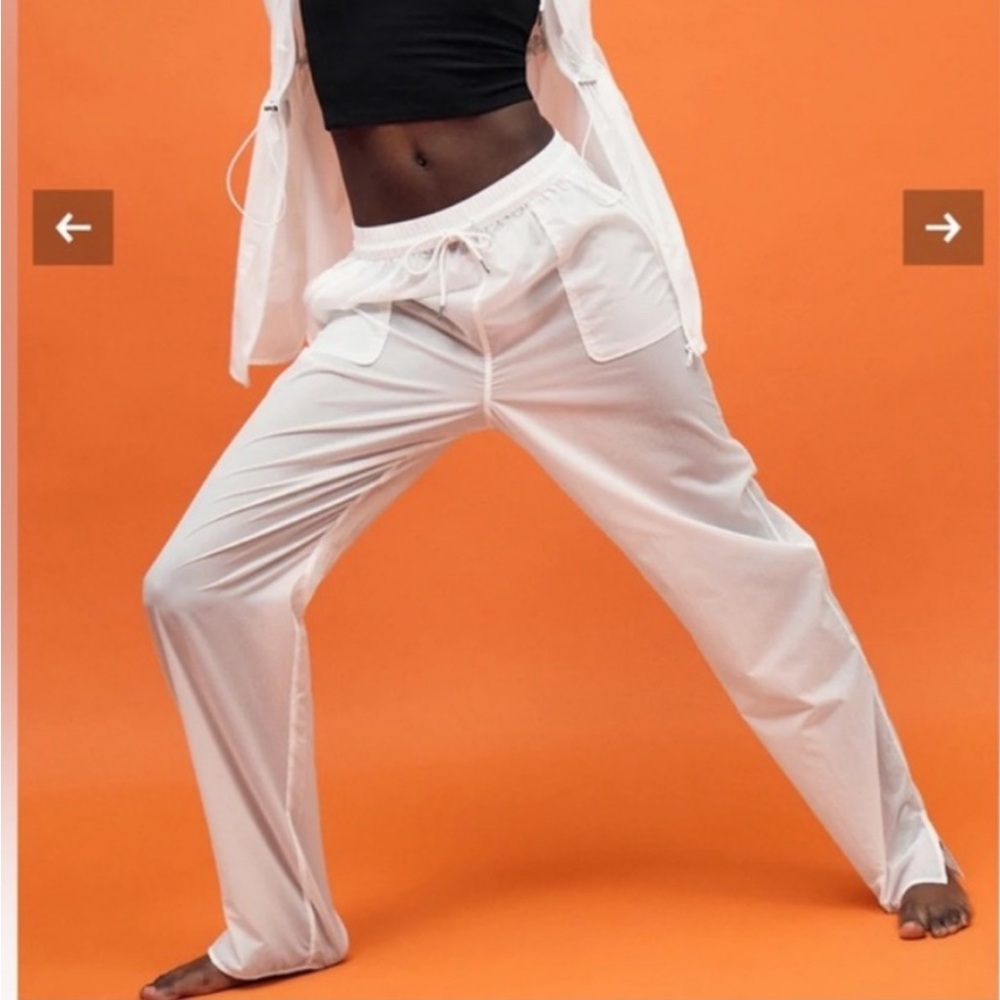 BNWT ALO Yoga White Drawstring Cloud Nine Track Pants - XS - SIZE SOLD OUT